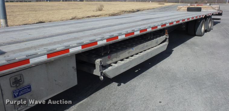 image for item L4534 2014 Fontaine drop deck trailer
