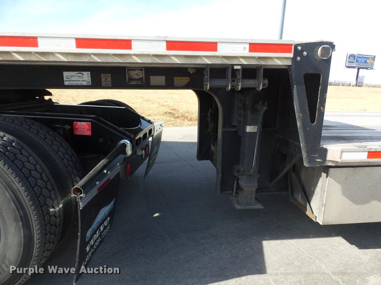 image for item L4534 2014 Fontaine drop deck trailer