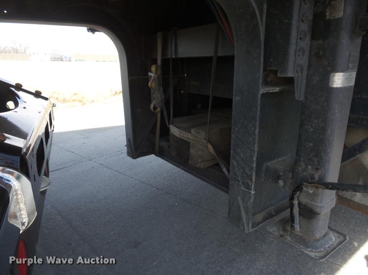 image for item L4534 2014 Fontaine drop deck trailer