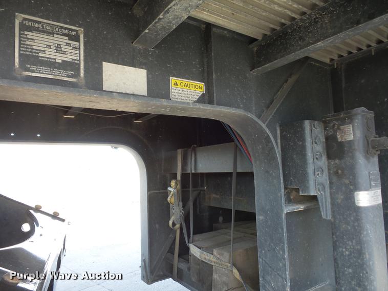 image for item L4534 2014 Fontaine drop deck trailer