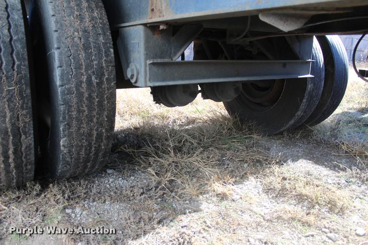 image for item L4947 1998 Wabash 920 flatbed trailer