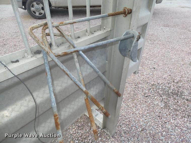 image for item AU9699 Merritt aluminum headache rack