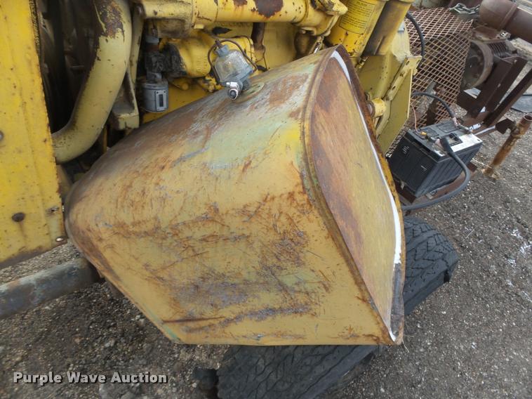 image for item AU9702 International UD407 air blower