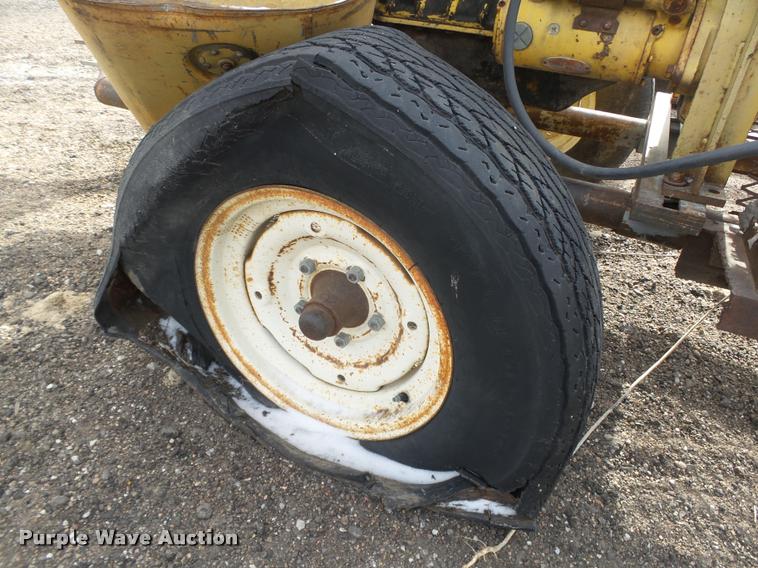 image for item AU9702 International UD407 air blower