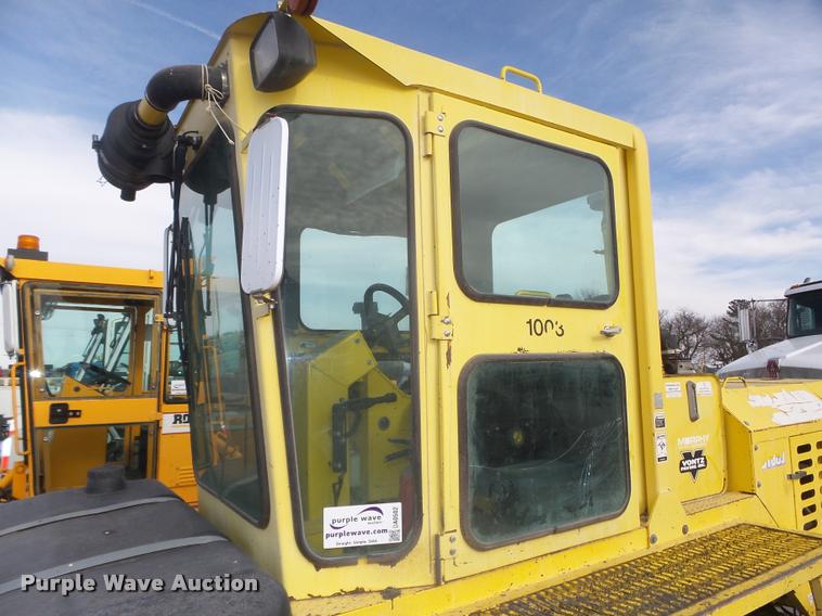 image for item DA0502 2007 Superior DT80 sweeper