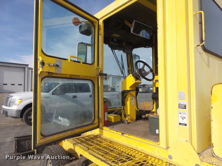 image for item DA0502 2007 Superior DT80 sweeper