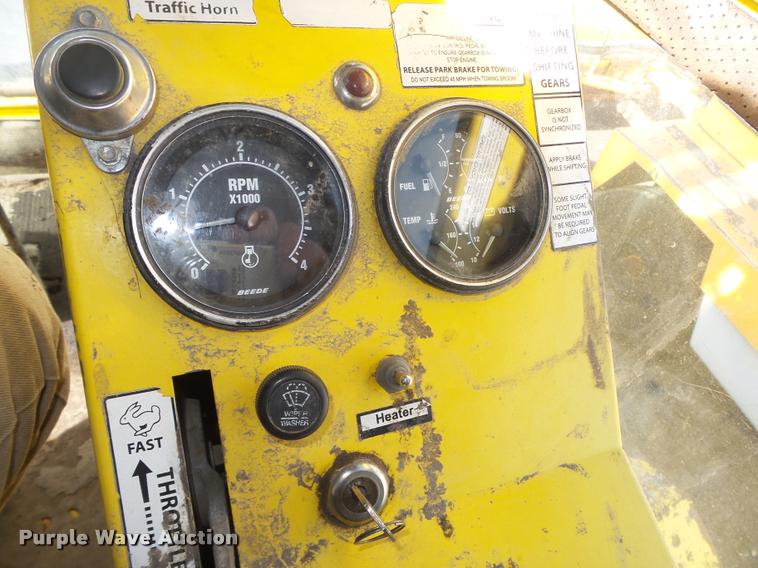 image for item DA0502 2007 Superior DT80 sweeper