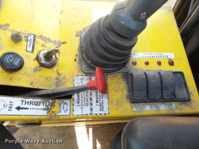 image for item DA0502 2007 Superior DT80 sweeper