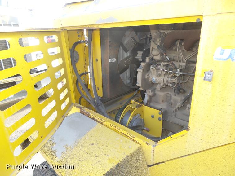 image for item DA0502 2007 Superior DT80 sweeper