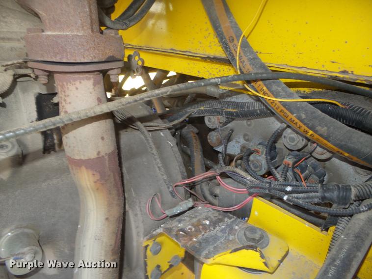 image for item DA0502 2007 Superior DT80 sweeper