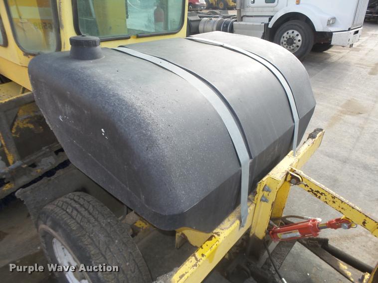 image for item DA0502 2007 Superior DT80 sweeper