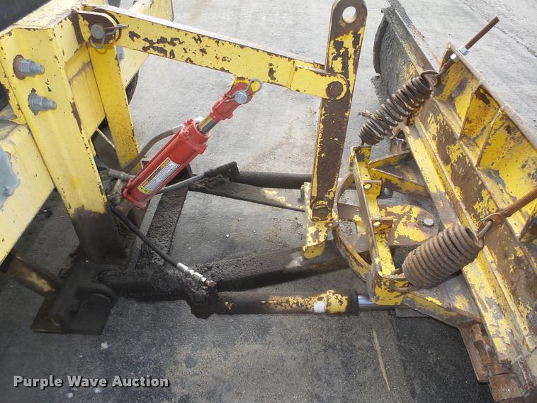 image for item DA0502 2007 Superior DT80 sweeper