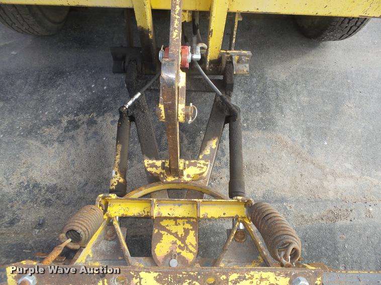 image for item DA0502 2007 Superior DT80 sweeper