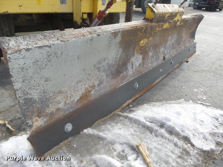 image for item DA0502 2007 Superior DT80 sweeper