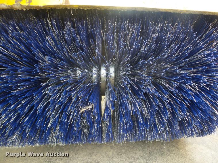 image for item DA0502 2007 Superior DT80 sweeper