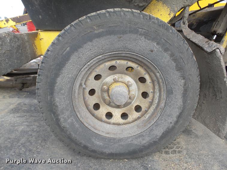 image for item DA0502 2007 Superior DT80 sweeper