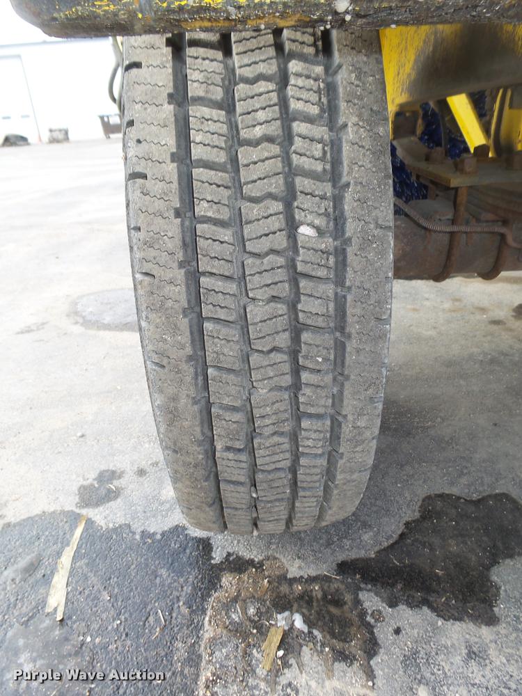 image for item DA0502 2007 Superior DT80 sweeper