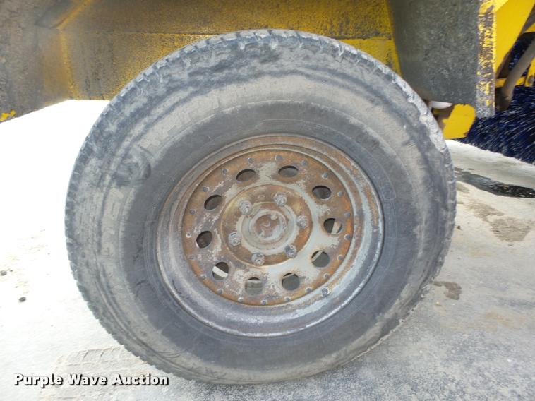 image for item DA0502 2007 Superior DT80 sweeper