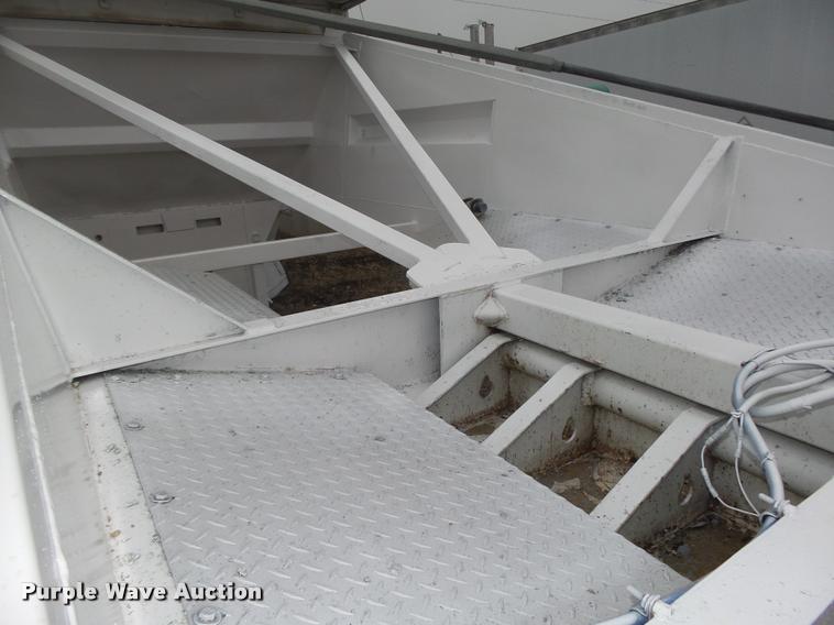 image for item DA0503 2012 Dakota 4300BDT bottom dump trailer