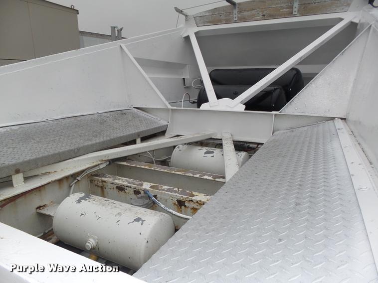 image for item DA0503 2012 Dakota 4300BDT bottom dump trailer