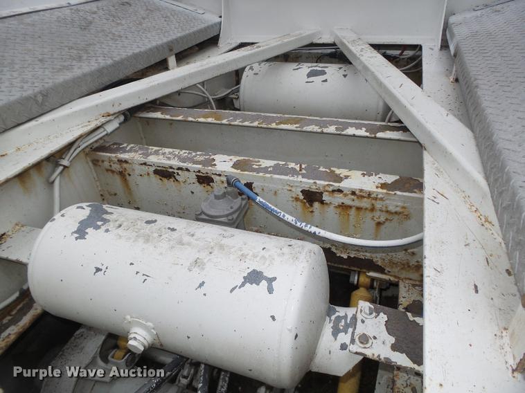 image for item DA0503 2012 Dakota 4300BDT bottom dump trailer