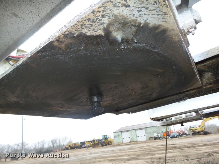 image for item DA0503 2012 Dakota 4300BDT bottom dump trailer