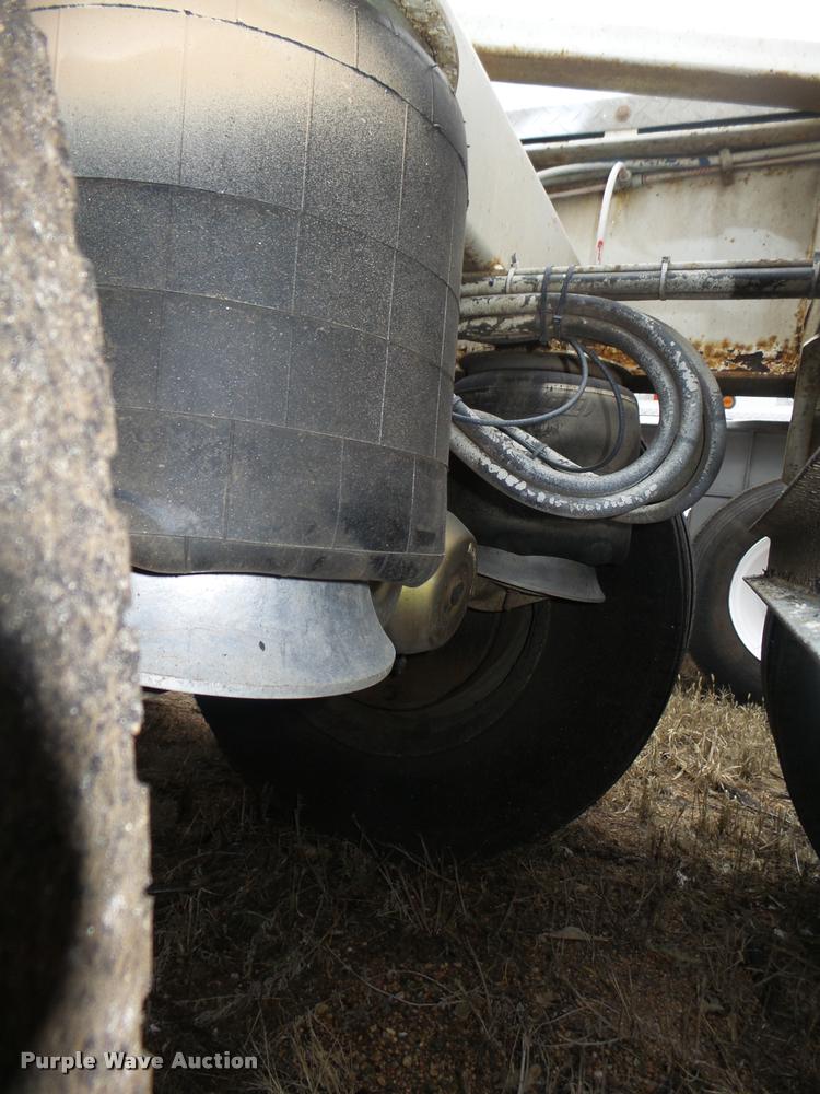 image for item DA0503 2012 Dakota 4300BDT bottom dump trailer