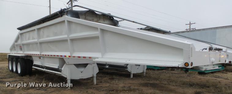 image for item DA0504 2013 Dakota 4300BDT bottom dump trailer