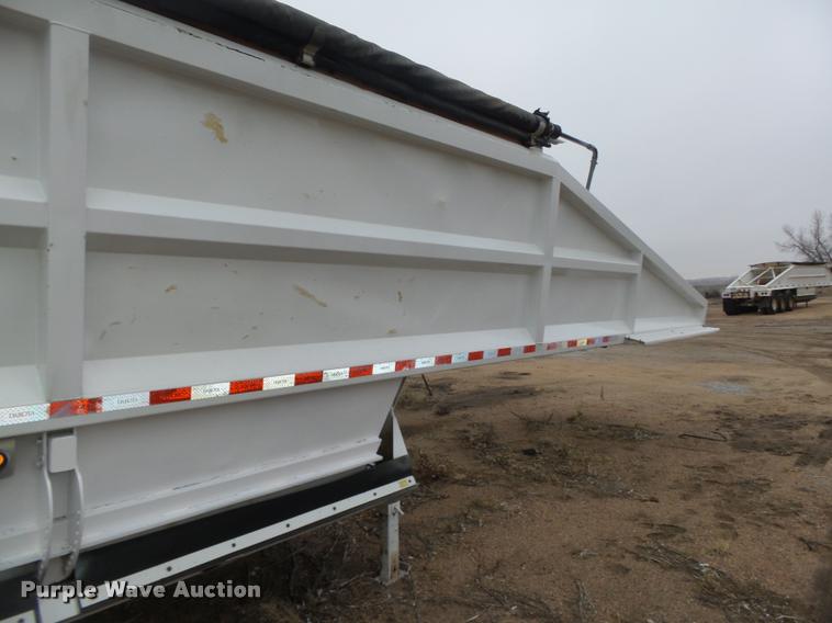 image for item DA0504 2013 Dakota 4300BDT bottom dump trailer