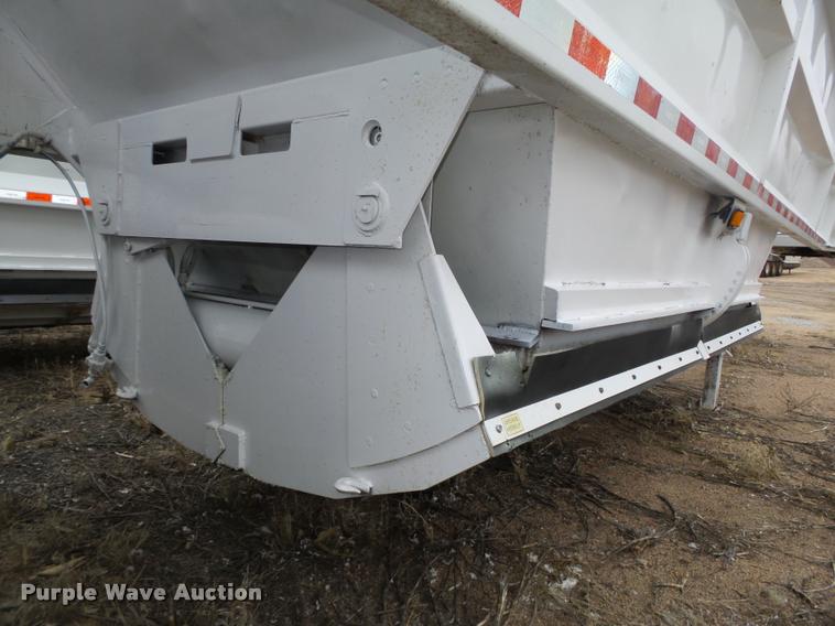 image for item DA0504 2013 Dakota 4300BDT bottom dump trailer