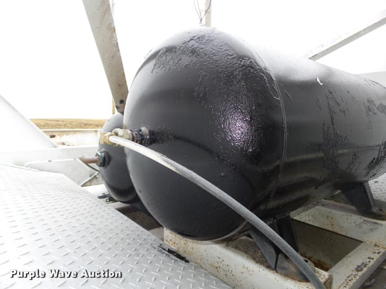 image for item DA0504 2013 Dakota 4300BDT bottom dump trailer