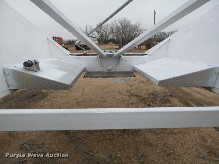 image for item DA0504 2013 Dakota 4300BDT bottom dump trailer