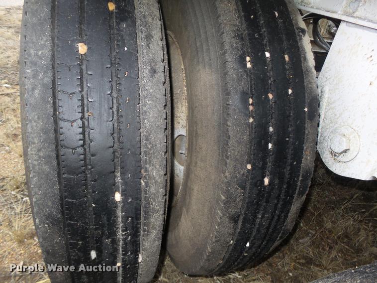 image for item DA0504 2013 Dakota 4300BDT bottom dump trailer