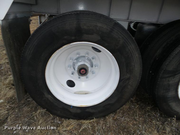 image for item DA0504 2013 Dakota 4300BDT bottom dump trailer