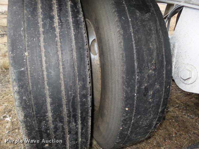 image for item DA0504 2013 Dakota 4300BDT bottom dump trailer