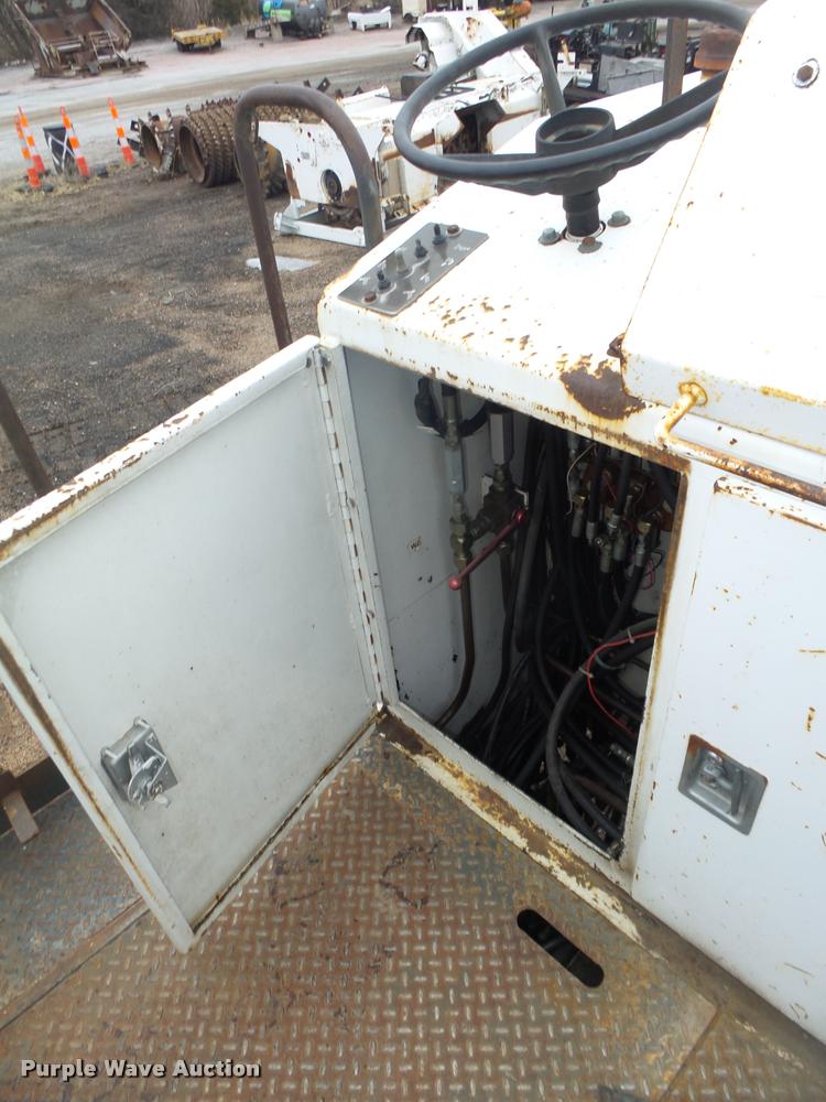 image for item DA0505 1997 Roadtec RX60B milling machine