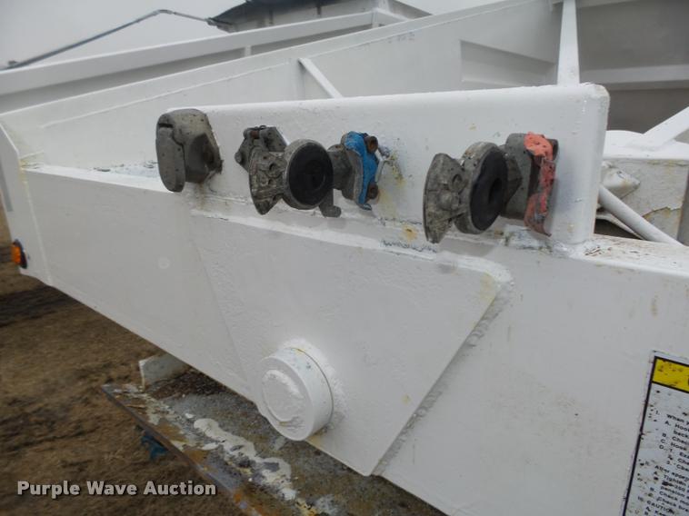 image for item DA0507 2012 Dakota 4300BDT bottom dump trailer
