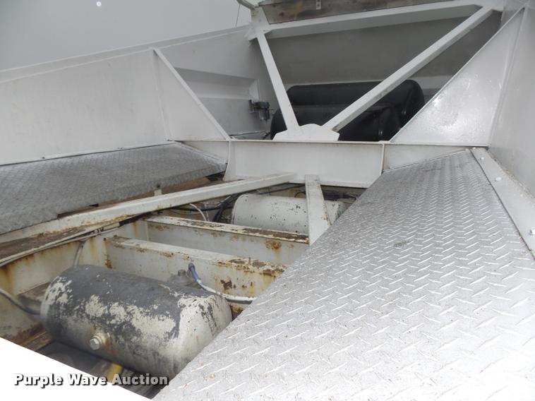 image for item DA0507 2012 Dakota 4300BDT bottom dump trailer
