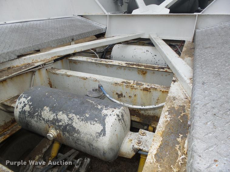 image for item DA0507 2012 Dakota 4300BDT bottom dump trailer