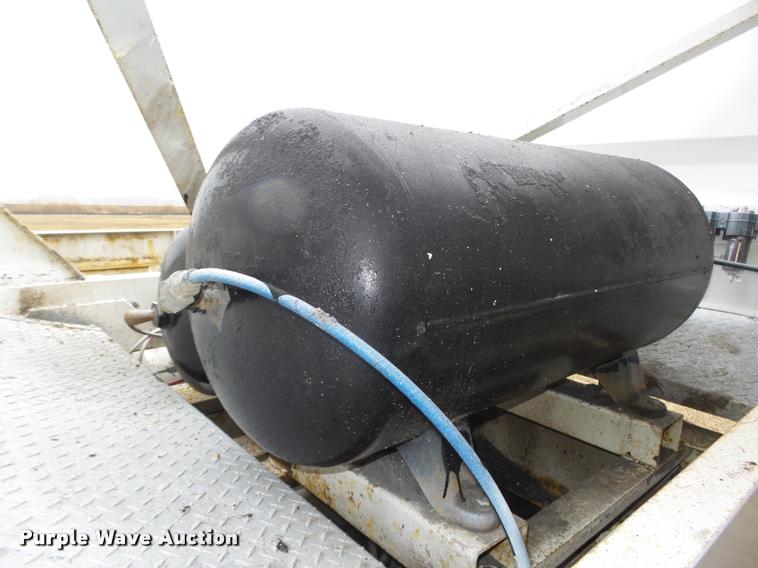 image for item DA0507 2012 Dakota 4300BDT bottom dump trailer