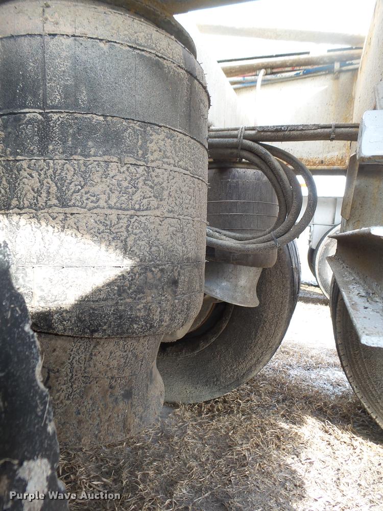 image for item DA0507 2012 Dakota 4300BDT bottom dump trailer