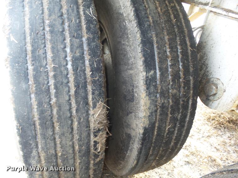 image for item DA0507 2012 Dakota 4300BDT bottom dump trailer