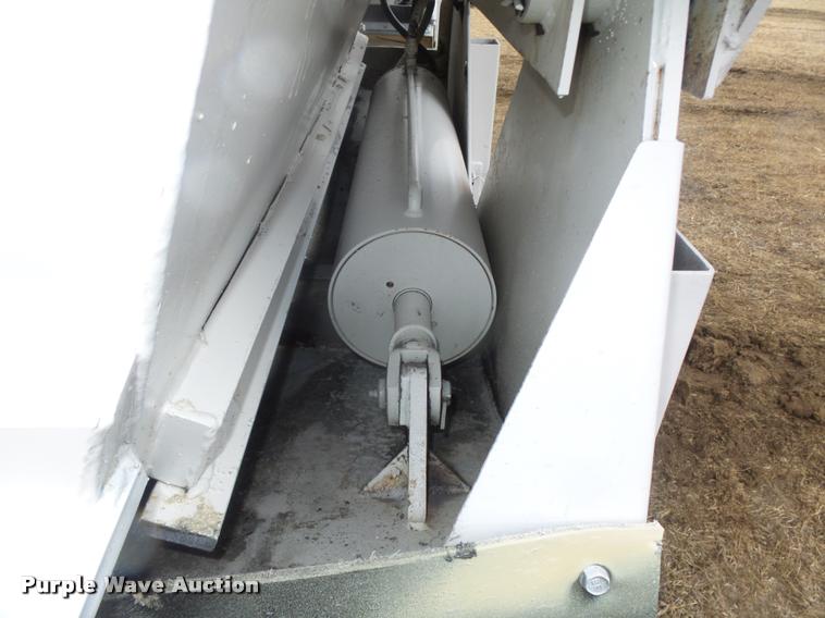 image for item DA0508 2012 Dakota 4300BDT bottom dump trailer