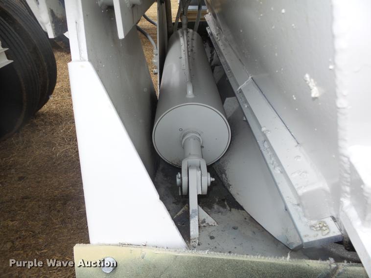 image for item DA0508 2012 Dakota 4300BDT bottom dump trailer