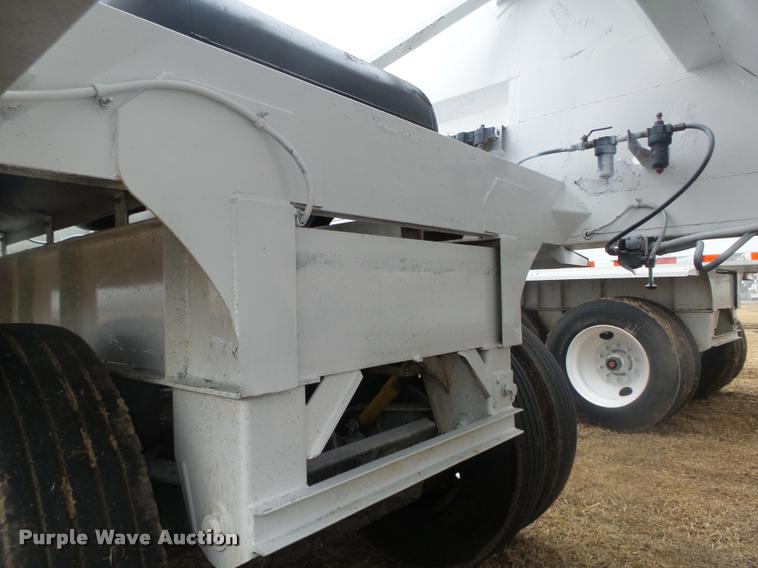 image for item DA0508 2012 Dakota 4300BDT bottom dump trailer