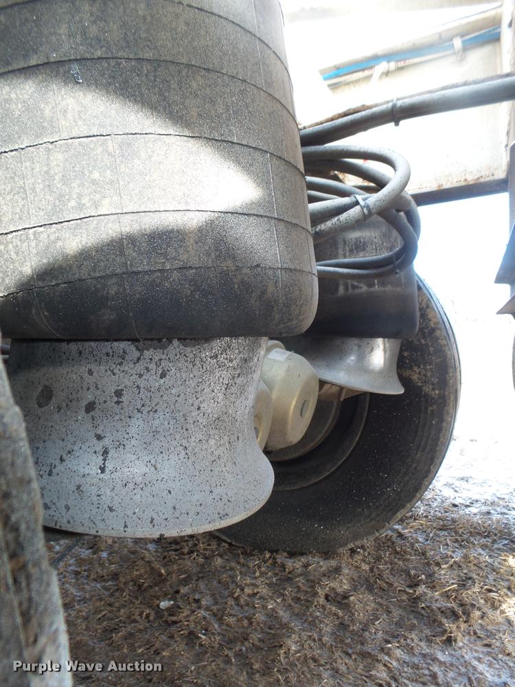 image for item DA0508 2012 Dakota 4300BDT bottom dump trailer