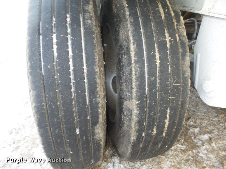 image for item DA0508 2012 Dakota 4300BDT bottom dump trailer