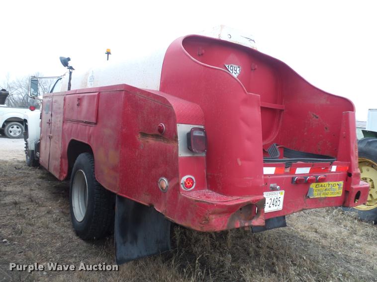 image for item DA0510 1985 Ford F700 fuel truck