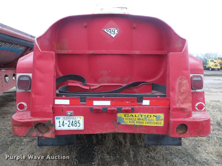 image for item DA0510 1985 Ford F700 fuel truck