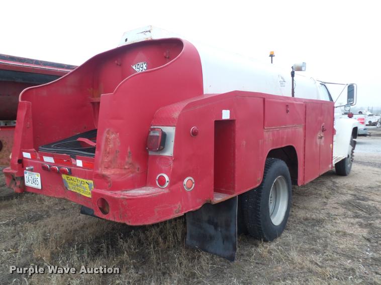 image for item DA0510 1985 Ford F700 fuel truck